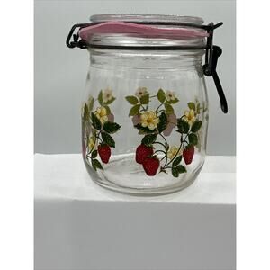 Vintage Strawberry 3/4 Liter Glass Jar France Niveau de Remplissage Signed ARC